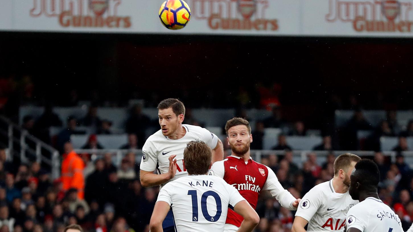 Shkodran Mustafi brachte Arsenal London am Samstag gegen Tottenham per Kopfball mit 1:0 in Führung.