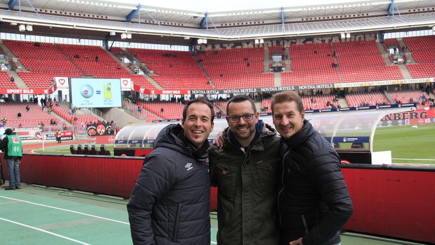 Die beiden Stadionsprecher Martin Siegordner (links) und Guido Seibelt nehmen sich die Zeit für ein gemeinsames Bild.