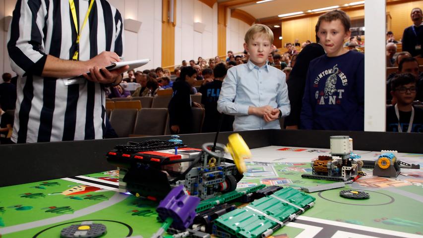 Lego Robot-Game in Nürnberg: Jugendliche zeigen ihre Technikwunder