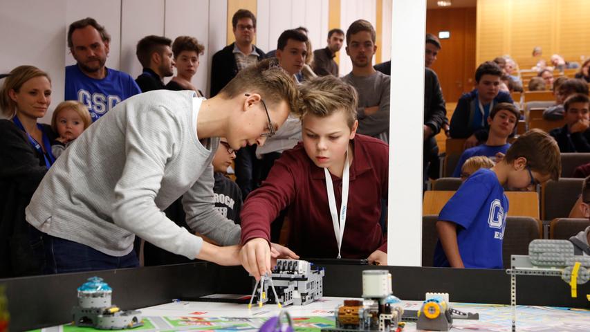 Lego Robot-Game in Nürnberg: Jugendliche zeigen ihre Technikwunder