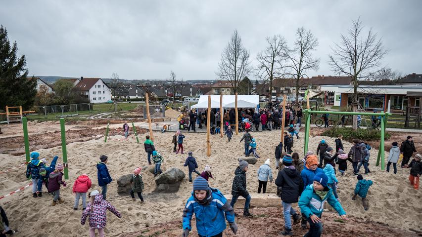 Baustellenfest auf 3700 Quadratmetern: Neuer Spielplatz nimmt Form an