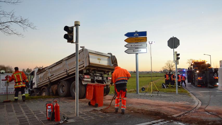 Nach Frontalkollision: Kreuzung in Großgründlach komplett gesperrt