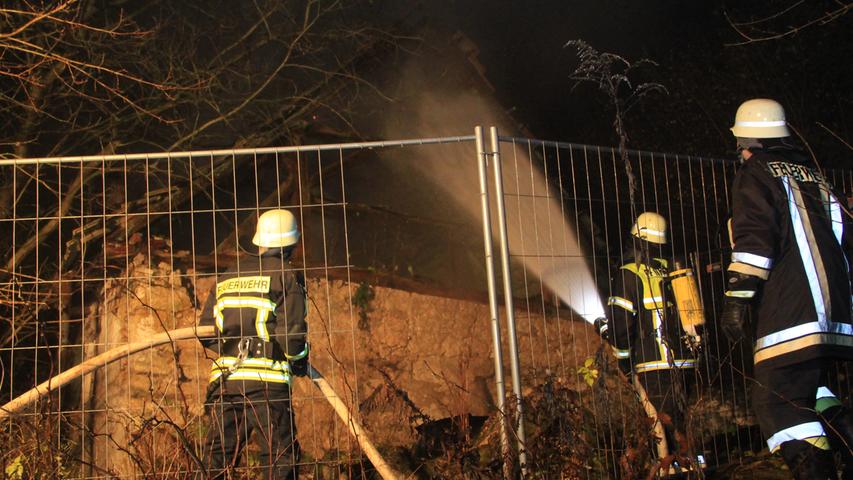 Waldhütte in Nittendorf bei Regensburg brannte nieder