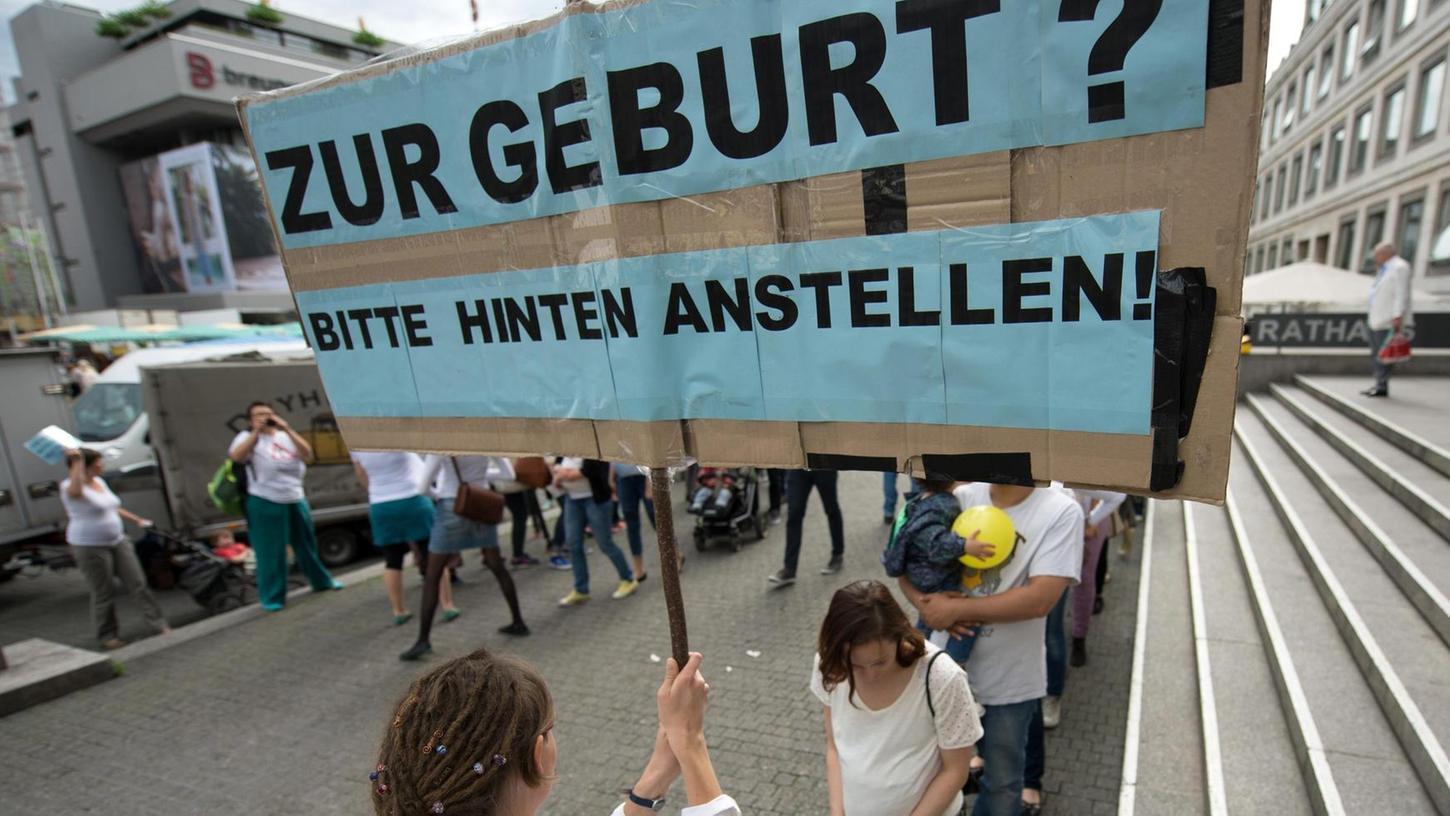 Auch in Nürnberg: Verzweifelte Suche nach Hebammen