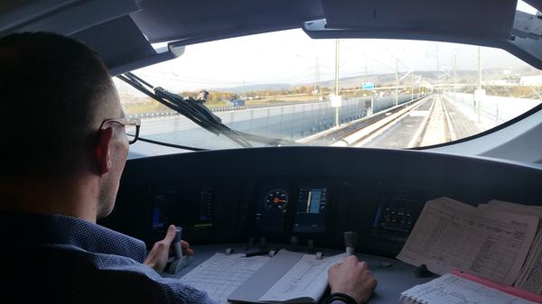 Nein. So wird etwa noch nördlich von Bamberg gebaut und auch die Modernisierungsarbeiten an den Knotenpunkten Halle und Leipzig sind noch nicht abgeschlossen. Auf die Zugfahrten wird sich dies aber nicht auswirken.