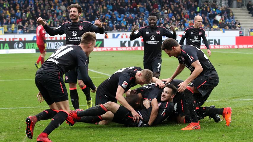 Braunschweig besiegt: Club gewinnt und klettert auf Rang drei