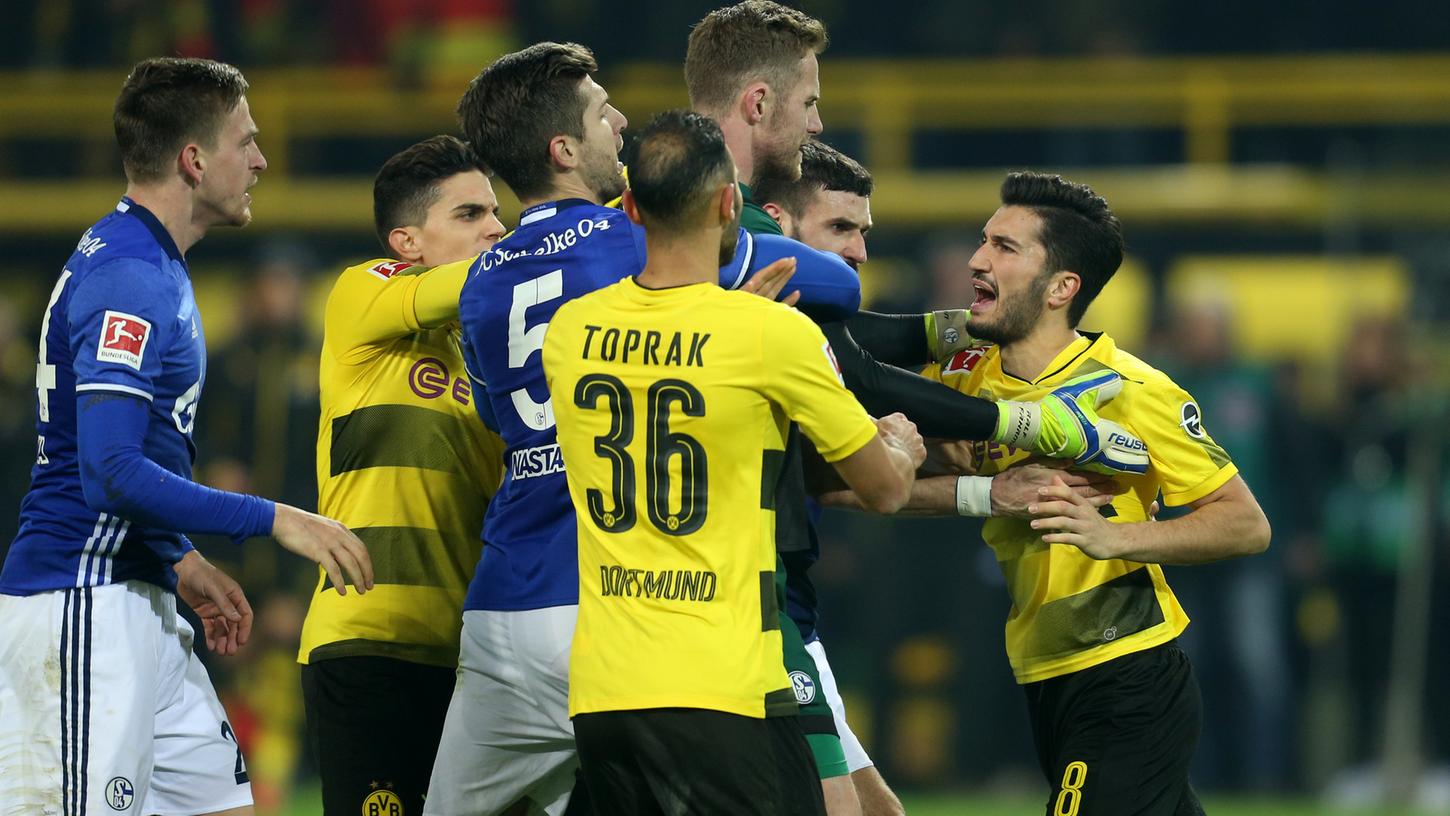 Beim BVB liegen die Nerven blank: Den Dortmundern reichte eine 4:0-Führung im Revierderby nicht, am Ende gab es nur einen Punkt für die Schwarz-Gelben.