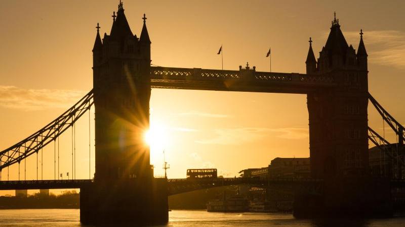 Der legendäre Uhrturm "Big Ben", Westminster Abbey und die Krönungsstätte der britischen Monarchen: London gilt als Topziel für Kultur- und Historienfans. Doch Fans der britischen Hauptstadt müssen sich nun eine Alternative suchen - Ryanair streicht das Ziel aus dem Flugplan.