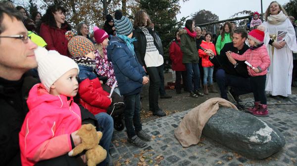 Der Wolkersdorfer Weihnachtsmarkt, den die örtlichen Vereine zugunsten des Kindergartens veranstalten, findet Samstag, 2. Dezember, von 16 bis 20 Uhr in der neuen Ortsmitte statt.