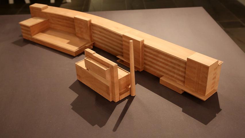 Nach seiner Nürnberger Zeit konzentrierte sich Behrens vor allem auf die Architektur. Die Ausstellung zeigt Modelle.
