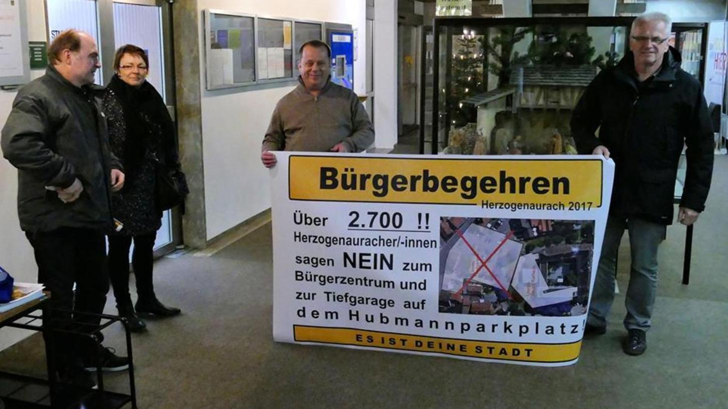 Bürgerinitiative übergibt 2773 Unterschriften