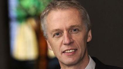 Jörg Sichelstiel verlässt die Dreieinigkeitsgemeinde. Jörg Sichelstiel verlässt die Dreieinigkeitsgemeinde.