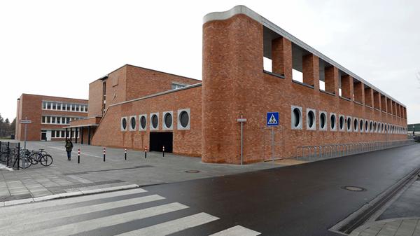 Die staatliche Johann-Pachelbel-Realschule wurde 2010 ins Leben gerufen. Die Kombination von Realschule und Fachoberschule in einem Schulgebäude im Stadtteil Schweinau ist in Nürnberg einzigartig. Zur Homepage der Johann-Pachebel-Realschule.