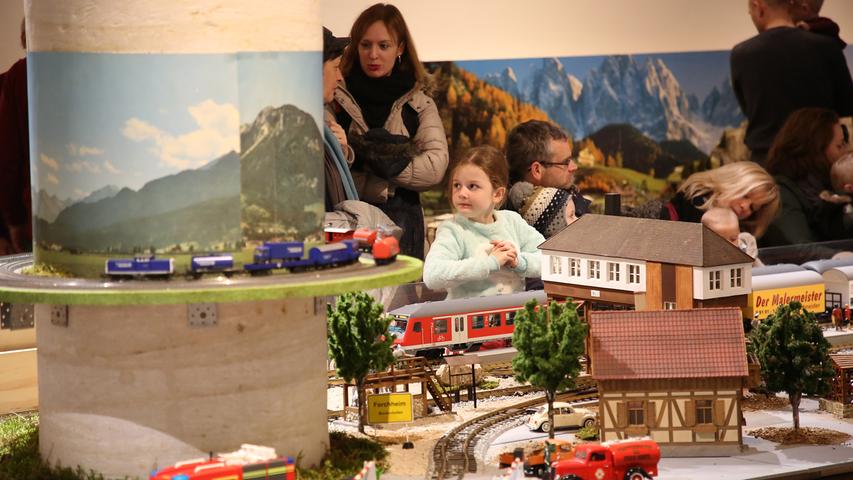 Nussknacker und Züge: Sonderausstellungen in der Kaiserpfalz Forchheim