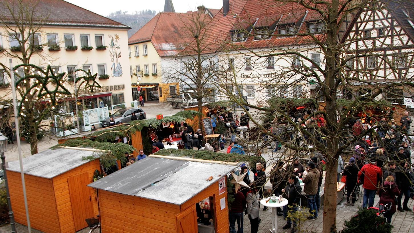 Großer Andrang bereits am Nachmittag: Der Weihnachtsmarkt in Ebermannstadt.