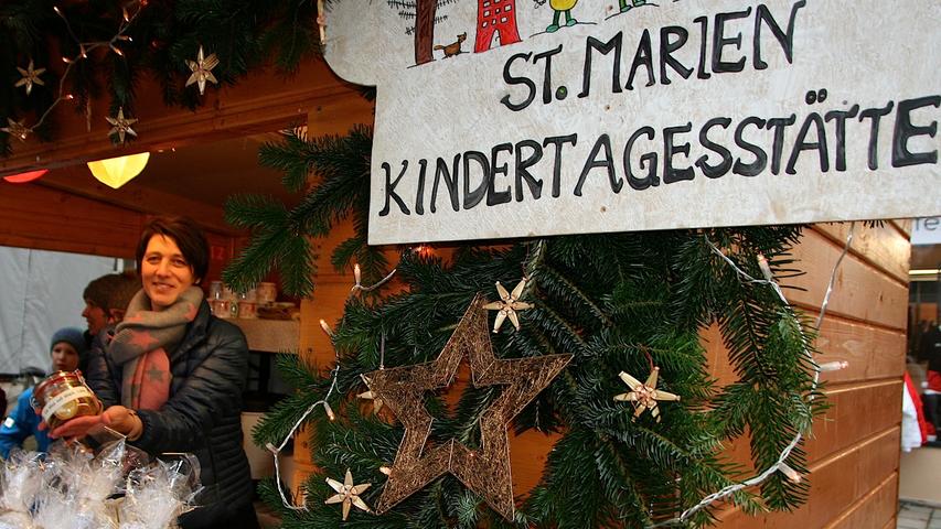 Vorweihnachtliche Stimmung auf dem Weihnachtsmarkt in Ebermannstadt