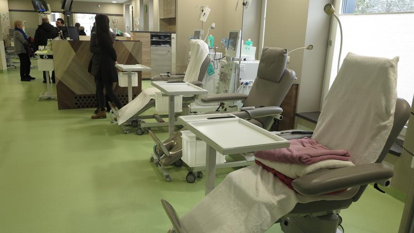 Blick in die neuen Räumen des Nieren- und Diabetes-Zentrums Ansbach im Krankenhaus auf dem Reutberg. Die Praxis ist innerhalb des Hauses umgezogen und ist nun auf 18 Plätze angewachsen.