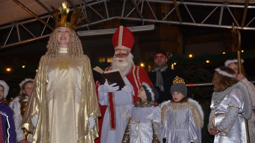 Rother Christkindlesmarkt verbreitet weihnachtliche Atmosphäre