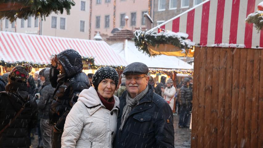 "Das macht es einfach umso schöner", findet Petra, die mit ihrem Mann Rolf aus Thüringen angereist ist.