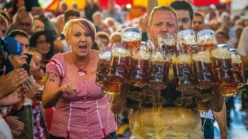 Bier, Stier, Absprung: Die Bayerischen Pressefotos 2017