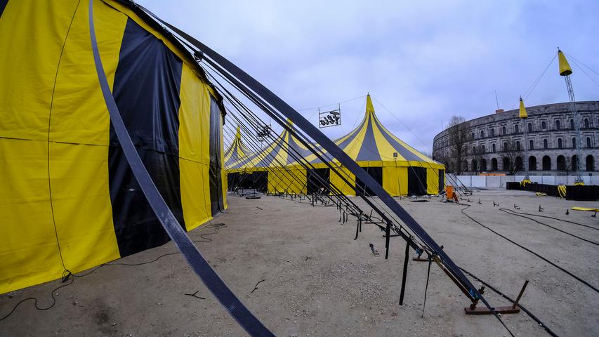 Stahlrohre und Schweiß: Aufbau des Zirkus Flic Flac in Nürnberg