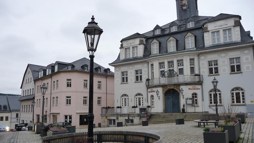 Im Zentrum von Schwarzenberg sind die Häuser attraktiv hergerichtet.