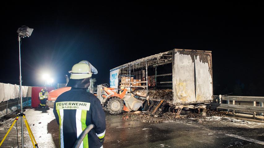 Transporter fäng Feuer: Zwei Tote bei Unfall auf der A6