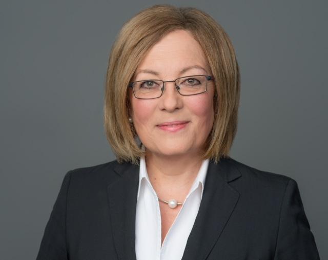 Auch sie gehört zum Kreis der mittelfränkischen Führungspersönlichkeiten: Der Verwaltungsrat der AOK Bayern wählte Irmgard Stippler im November 2017 einstimmig zur neuen Vorsitzenden des Vorstands. Damit wurde erstmals eine Frau Chefin der größten Krankenkasse im Freistaat. Die 53-jährige promovierte Volkswirtin hat umfassende Erfahrungen im Gesundheitswesen. Die AOK Bayern betreut über 4,5 Millionen Versicherte in Bayern.