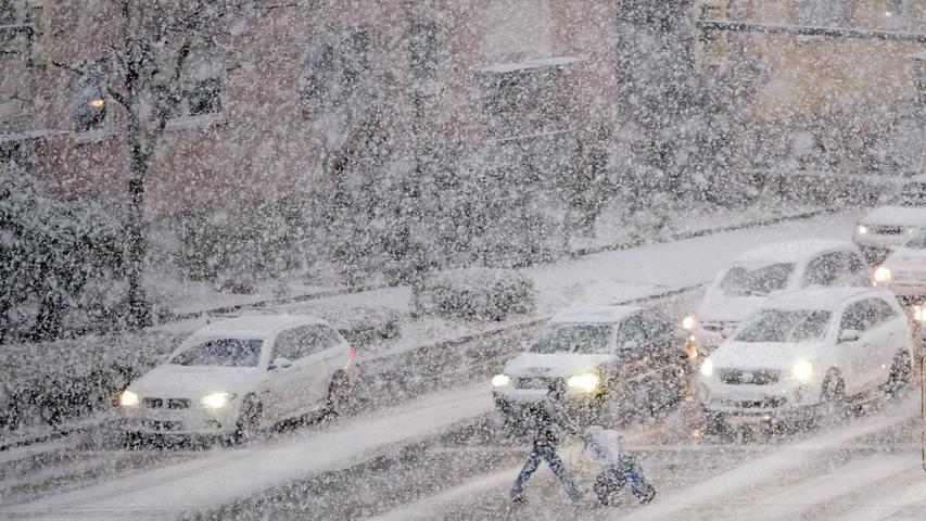 Plötzlich Winter: Schneesturm überrascht Nürnberg
