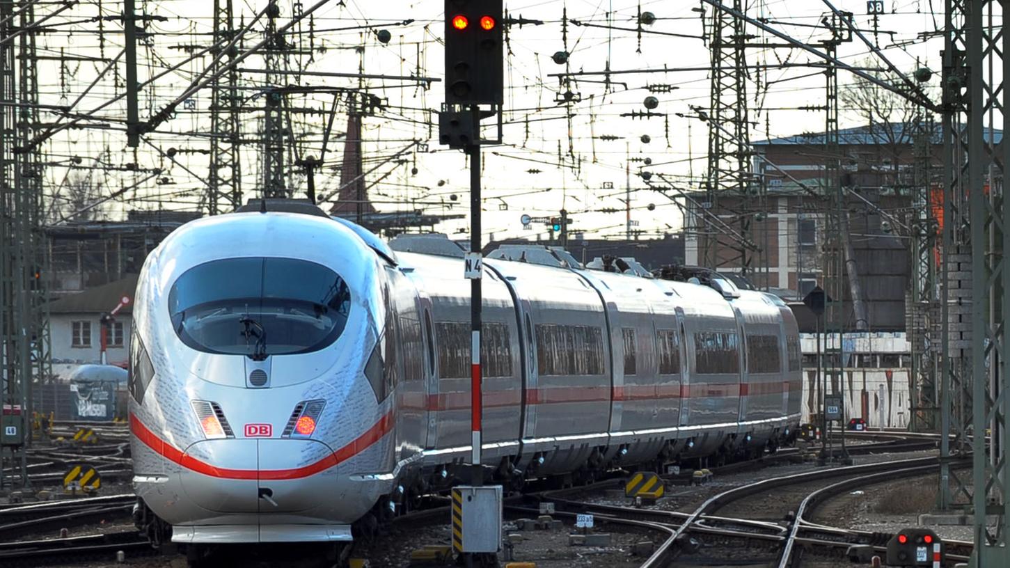 Im vergangenen Dezember hat die Bahn mit der Einweihung der Neubaustrecke zwischen Ebensfeld und Erfurt, die die schnelle Verbindung möglich macht, die Kapazität auf der Strecke von München nach Berlin von 10.000 auf 20.000 Sitzplätze verdoppelt.