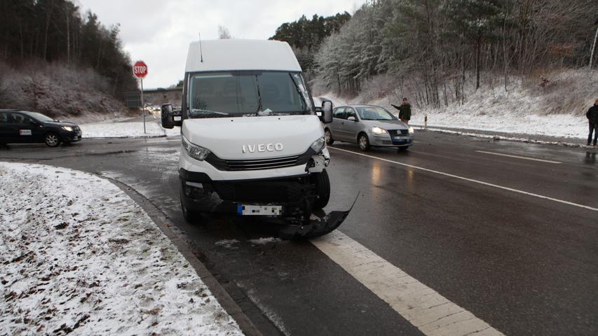 Nach Schneegestöber: Autofahrer kämpfen mit Blitzeis