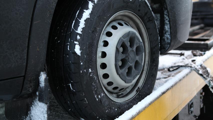 Nach Schneegestöber: Autofahrer kämpfen mit Blitzeis