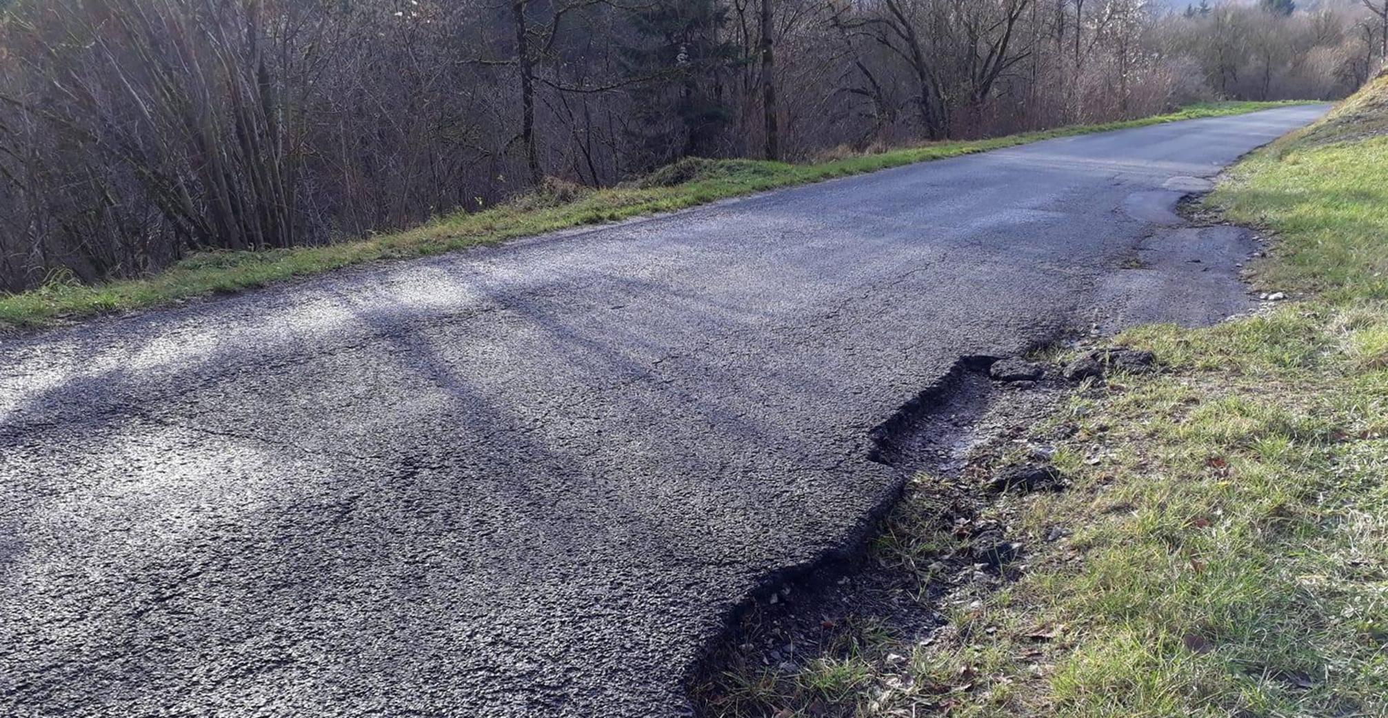Sie ist eine der schlechtesten Straßen in Eggolsheim - sagt der Bürgermeister. Die Verbindungsstraße zwischen Dürrbrunn und Tiefenstürmig.