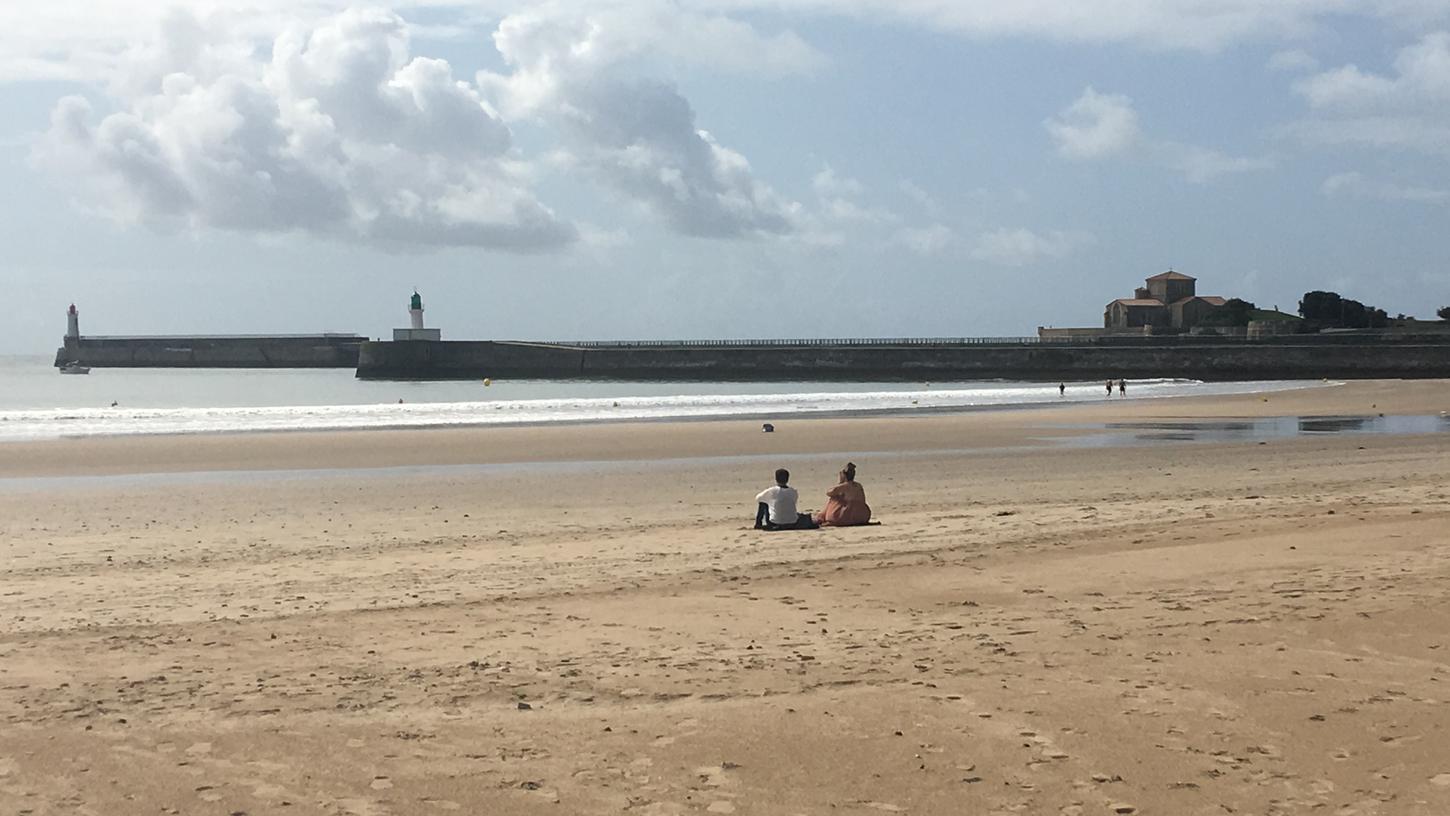 So friedlich geht es in der Vorsaison am Strand von Les Sables-d’Olonne zu.