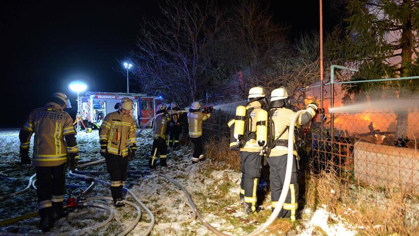 Feuer in Hardhof: Mensch stirbt bei Hüttenbrand