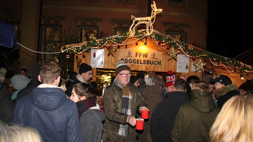 Allersberg: Dichtes Gedränge auf dem Weihnachtsmarkt 