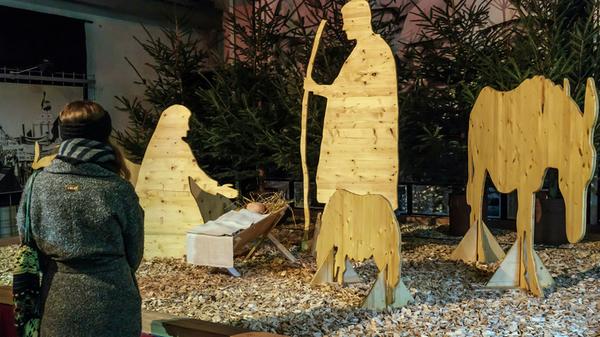 Lichterglanz auf Maffei: Die zwölfte Bergwerksweihnacht wurde zwar vom Schnee gebeutelt, lockte dafür aber nur so viele Besucher, dass man entspannt durch das Weihnachtsdorf schlendern konnte.
