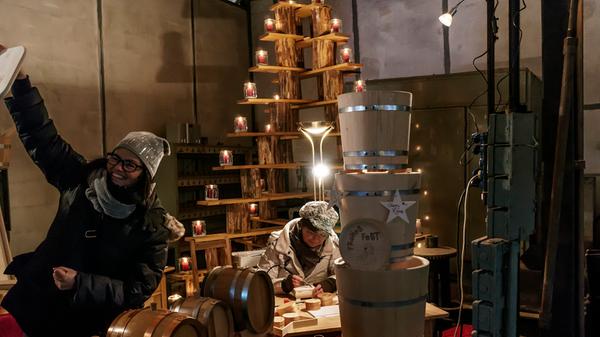 Lichterglanz auf Maffei: Die zwölfte Bergwerksweihnacht wurde zwar vom Schnee gebeutelt, lockte dafür aber nur so viele Besucher, dass man entspannt durch das Weihnachtsdorf schlendern konnte.