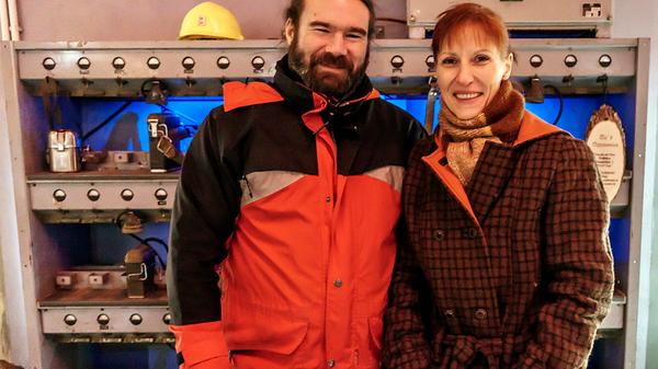 Lichterglanz auf Maffei: Die zwölfte Bergwerksweihnacht wurde zwar vom Schnee gebeutelt, lockte dafür aber nur so viele Besucher, dass man entspannt durch das Weihnachtsdorf schlendern konnte.