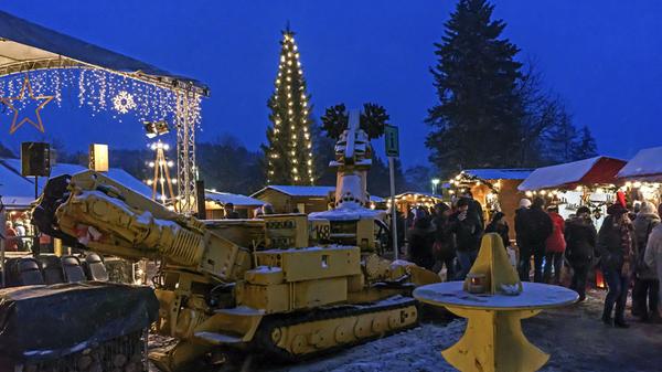 Am schönsten ist die Bergwerksweihnacht in Auerbach zur Blauen Stunde.