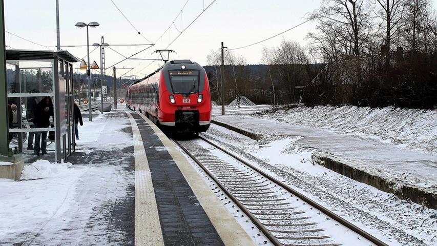 Jüngstes Kind im S-Bahn-Netz: Zum Fahrplanwechsel im Dezember 2017 geht der Haltepunkt Dombühl im Landkreis Ansbach in Betrieb, das S-Bahn-Netz ist damit 247 Kilometer lang.