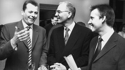Drei Oberbürgermeister, die sich verstehen (von links nach rechts): Ulrich Maly aus Nürnberg, Siegfried Balleis aus Erlangen und Thomas Jung aus Fürth. Sie wollen ihre Verwaltungen reformieren und gemeinsam sparen.