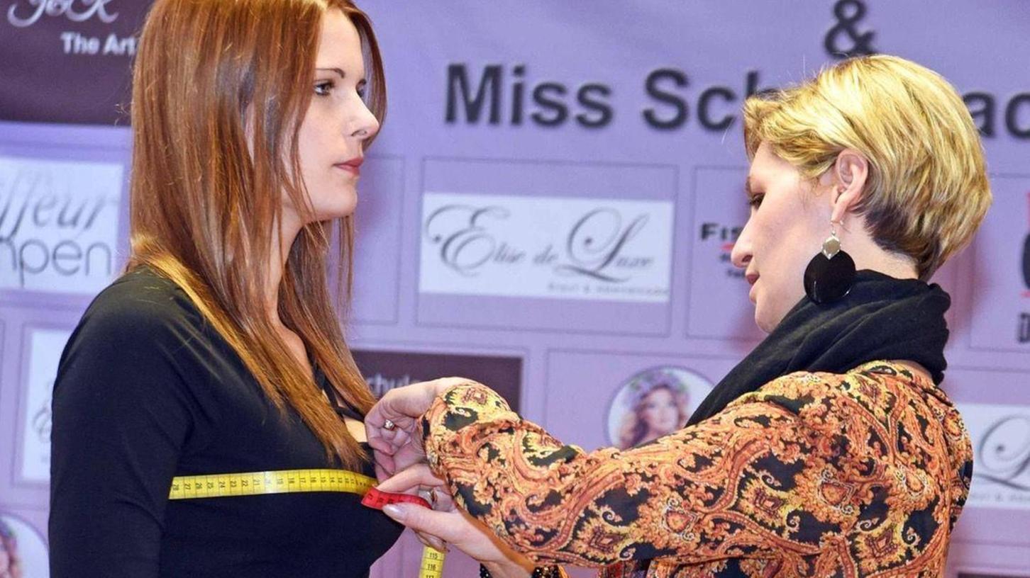 12 junge Frauen wollen Miss Schwabach werden