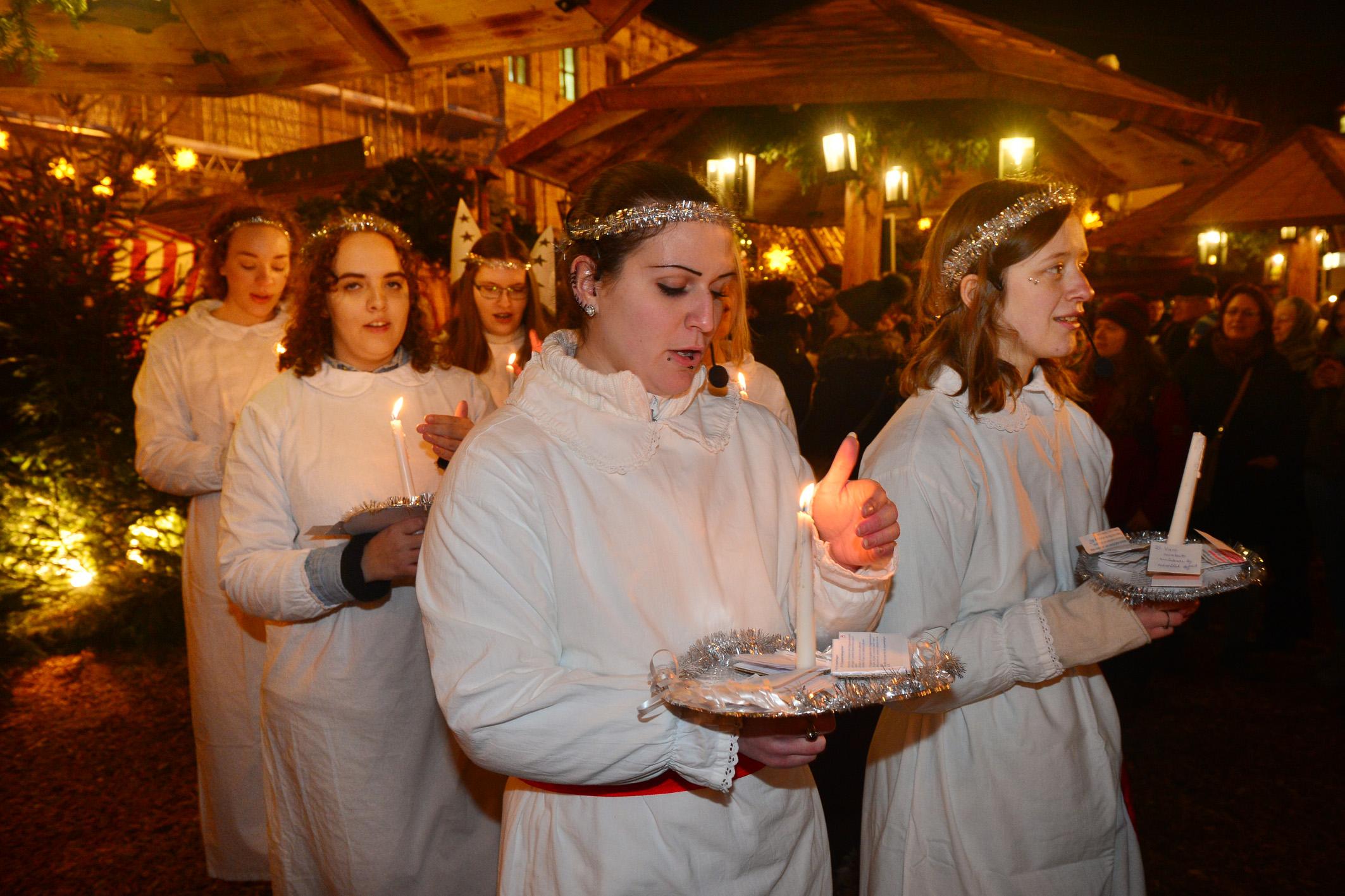 Luciafest Auf Der Waldweihnacht: Das Sind Die Bilder | Nordbayern