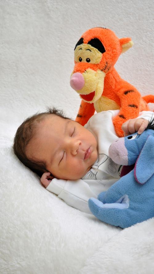 Der kleine Hasan Aras erblickte am 5. Dezember im Klinikum Hallerwiese das Licht der Welt. Bei seiner Geburt wog er 3180 Gramm und war 50 Zentimeter groß.