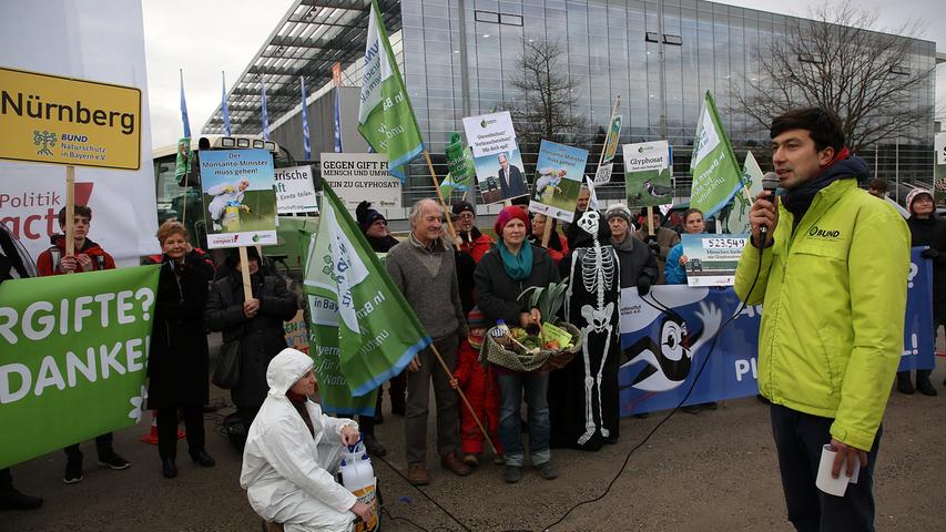 Gegen Schmidt und Glyphosat: Demo am Rande des Parteitags 