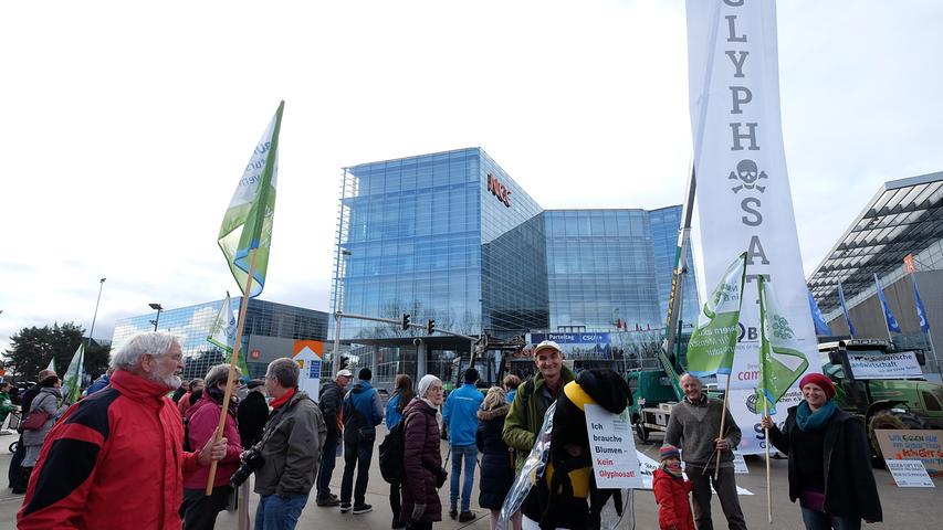 Gegen Schmidt und Glyphosat: Demo am Rande des Parteitags 