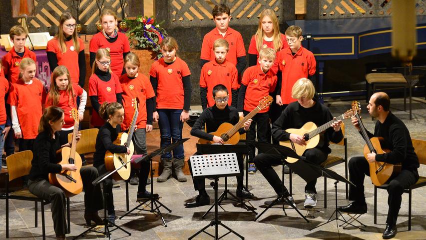 Über 100 Kinderstimmen: Adventskonzert der Sing- und Musikschule Erlangen