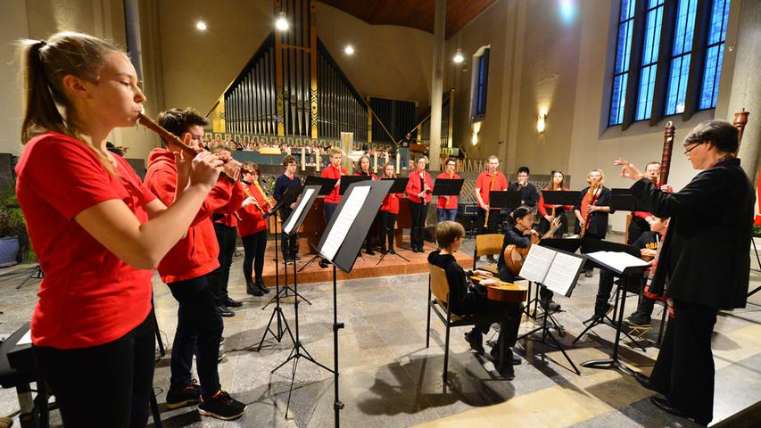 Über 100 Kinderstimmen: Adventskonzert der Sing- und Musikschule Erlangen