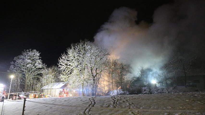 Bauernhaus brannte lichterloh: Großeinsatz im Landkreis Hof 
